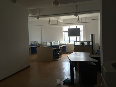 東湖高新孵化器寫字樓出租 10平米起租，享ZF補貼，助力網絡公司發(fā)展